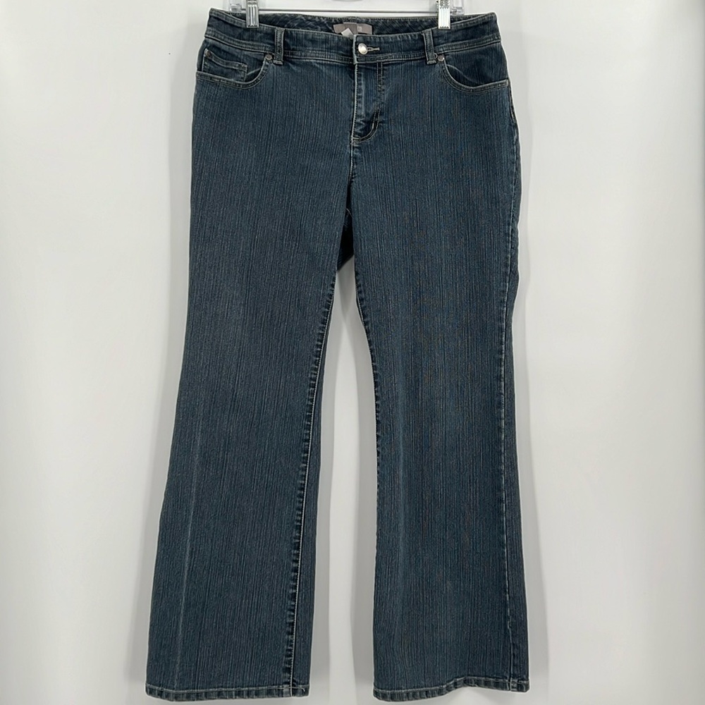 Size 2  W36/29L  Chicos Jeans